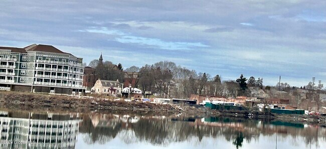 Building Photo - 290 2nd Ave