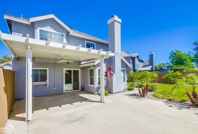 Building Photo - Stunning 4Bdm 2.5Ba Home Located in the Hi...