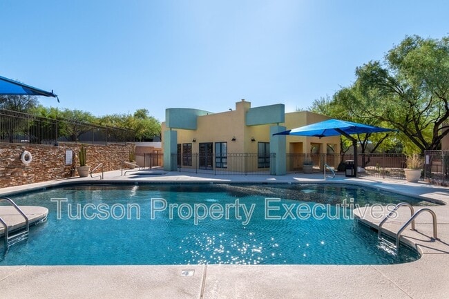 Building Photo - 2442 E Emerald Moon Dr