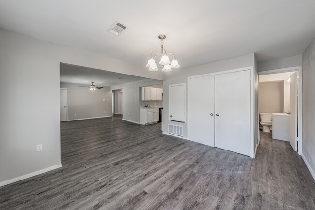 Building Photo - 2914 Scottsbluff Dr