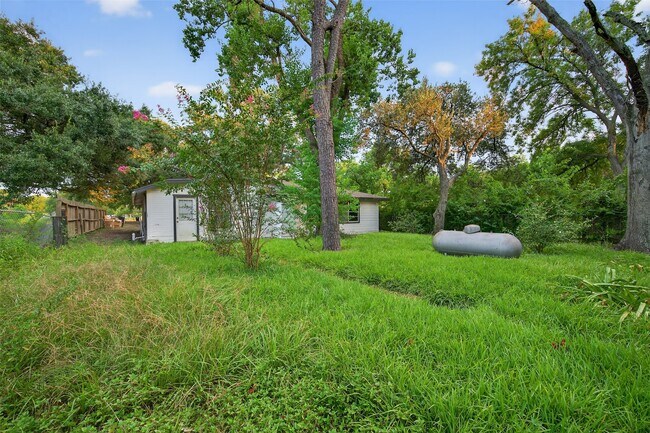 Building Photo - 3438 5th St