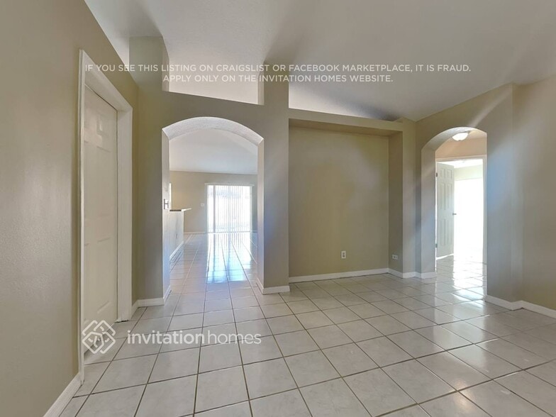 Building Photo - 717 Sand Ridge Dr