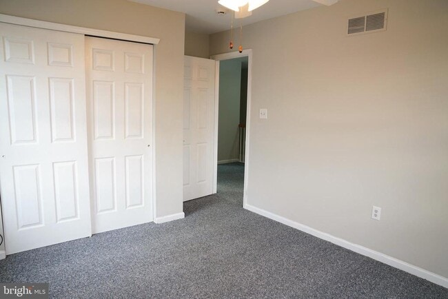 Building Photo - 30 Steeplechase Cir