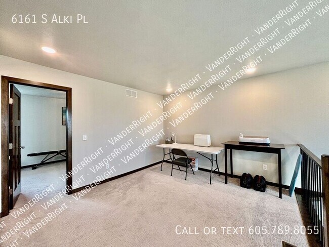 Building Photo - 6161 S Alki Pl