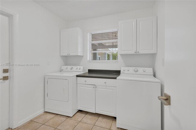 Building Photo - 8261 SW 165th Terrace