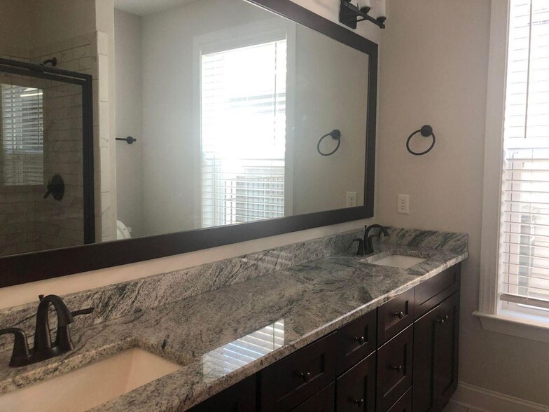 Building Photo - 1531 Washington St