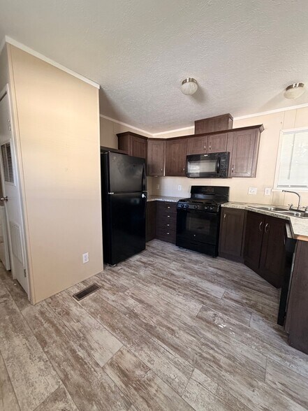 Building Photo - 128 Hosner Dr