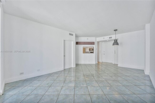 Building Photo - 888 Brickell Key Dr