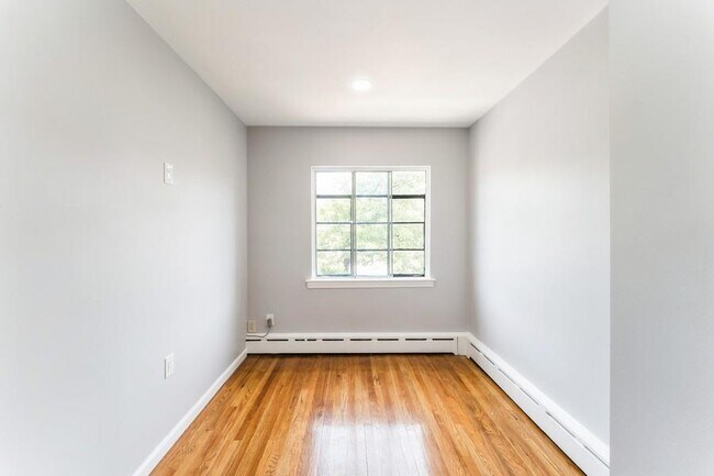 Building Photo - 103-28 115th St