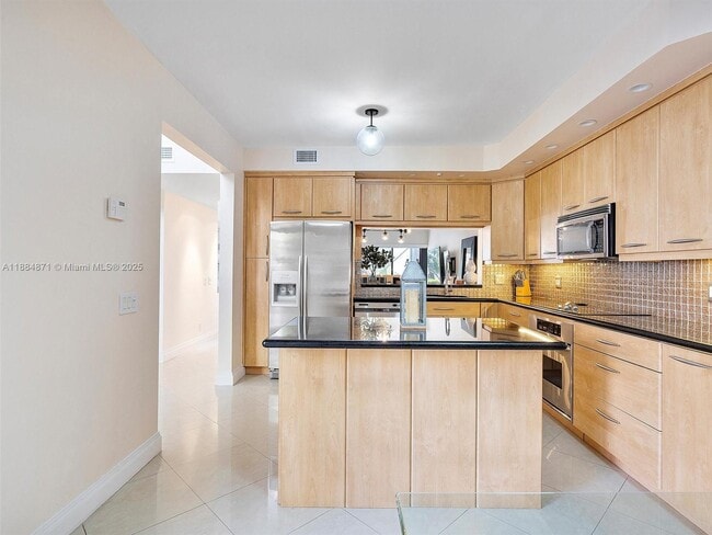Building Photo - 3620 Yacht Club Dr