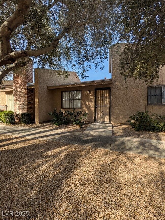 Building Photo - 4252 Rollingstone Dr