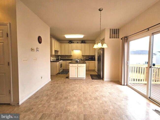 Building Photo - 1969 Peachtree Ct