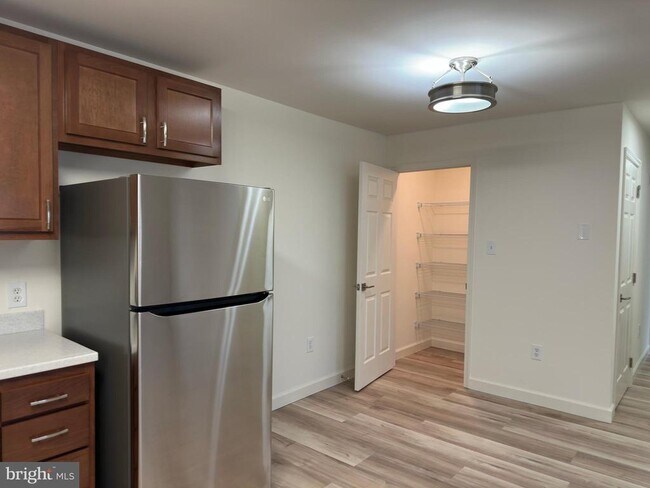 Building Photo - 28 Sequoia Dr