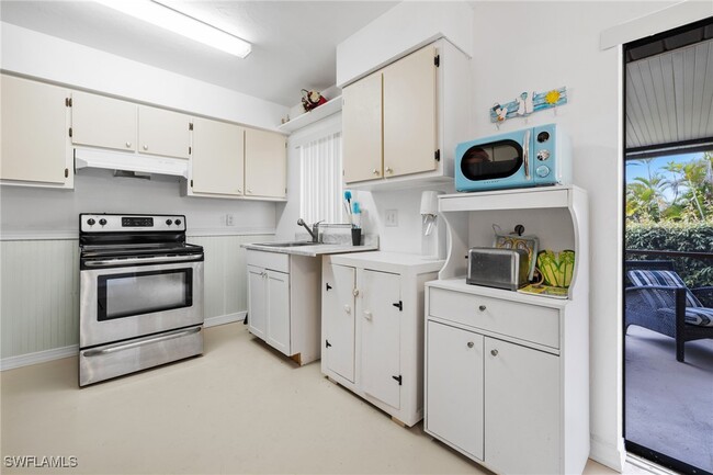Building Photo - 6066 Perthshire Ln
