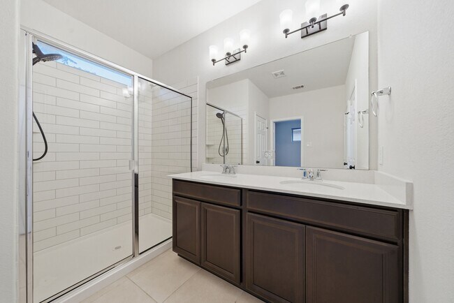 Building Photo - 8663 Cedardale Park Dr