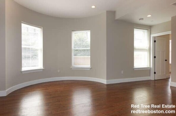 Building Photo - 491 Commonwealth Ave