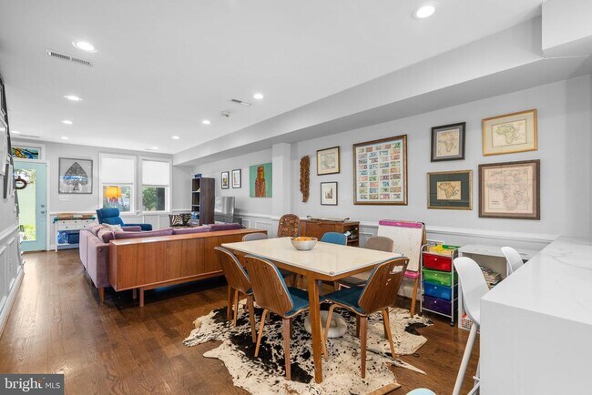 Building Photo - 1275 Oates St NE