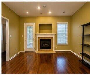 Building Photo - Adorable 3 bed, 2 bath w/ Attached Garage!