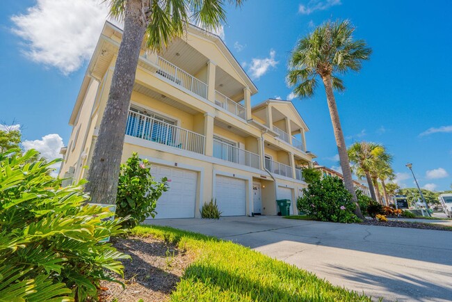 Building Photo - Feel the Ocean Breezes