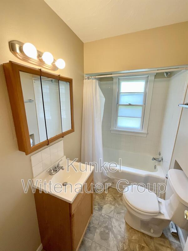 Building Photo - 546 N 40th St