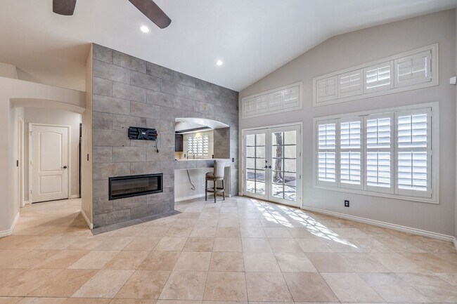 Building Photo - single story upgraded walking distance to park