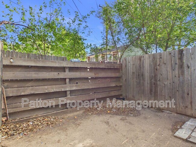 Building Photo - 612 SW 17th Ave