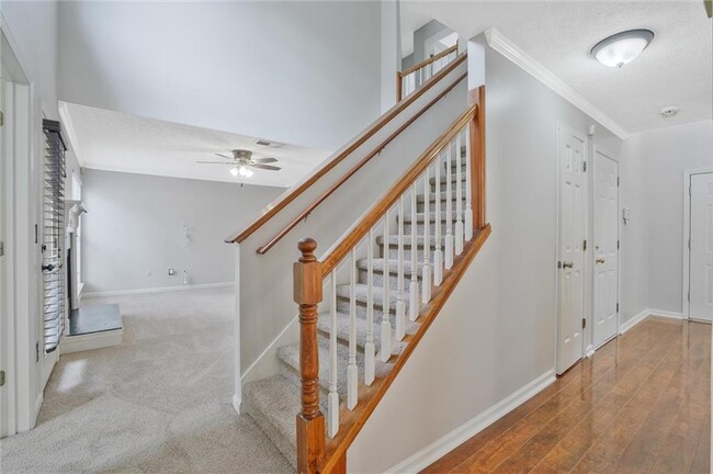 Building Photo - 4910 Lakebrooke Run