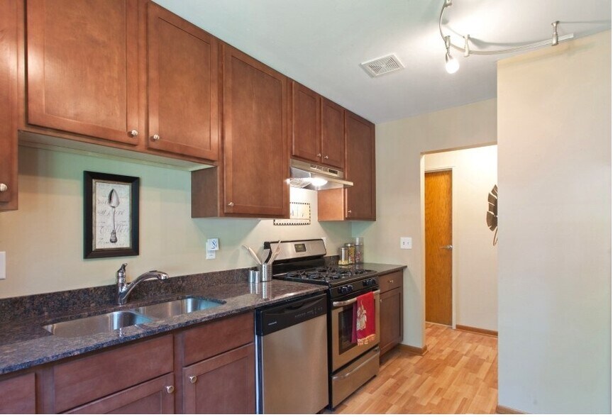 Granite City Apartments 3415 65th Ave N Brooklyn Center MN 55429 Apartment Finder