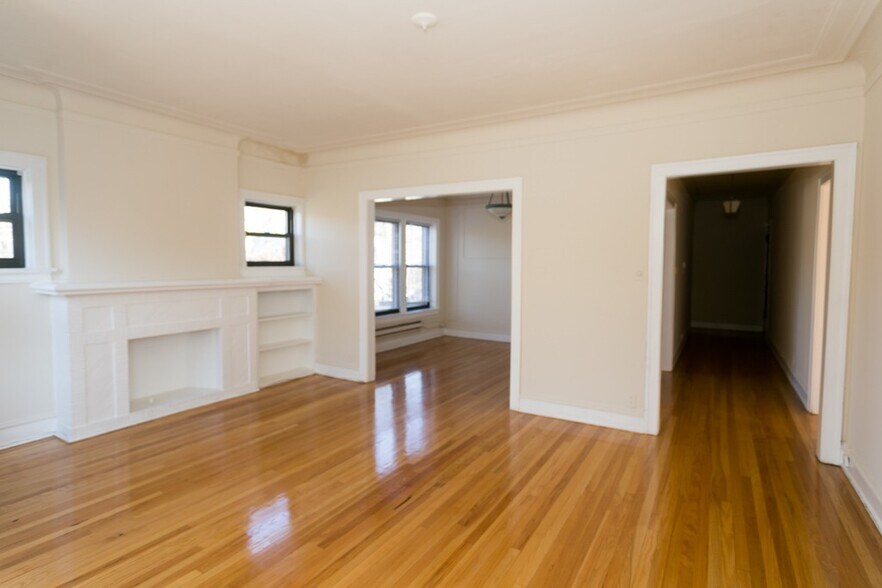 Building Photo - 1326 Oak Ave