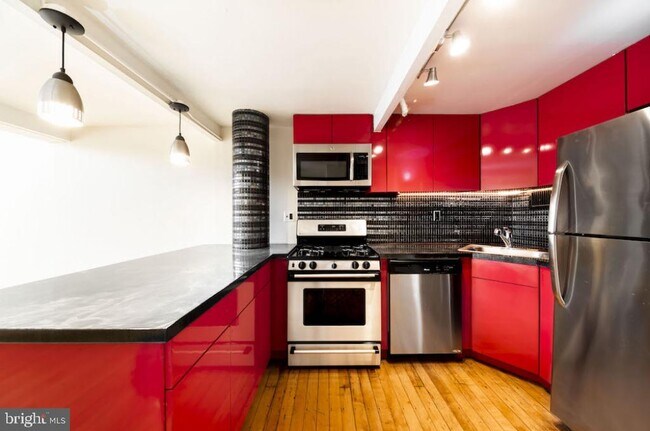 Building Photo - 1329 Lombard St