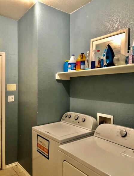 Building Photo - 3521 Desert Mesa Rd