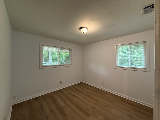 Building Photo - 2210 Fields Ave