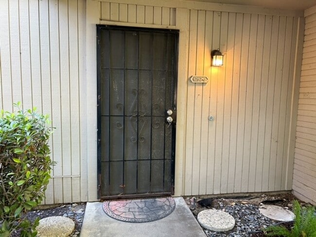 Building Photo - 3 Bedroom + 2.5 Bathroom Condo | Ralston Village Community | Ventura | Unfurnished