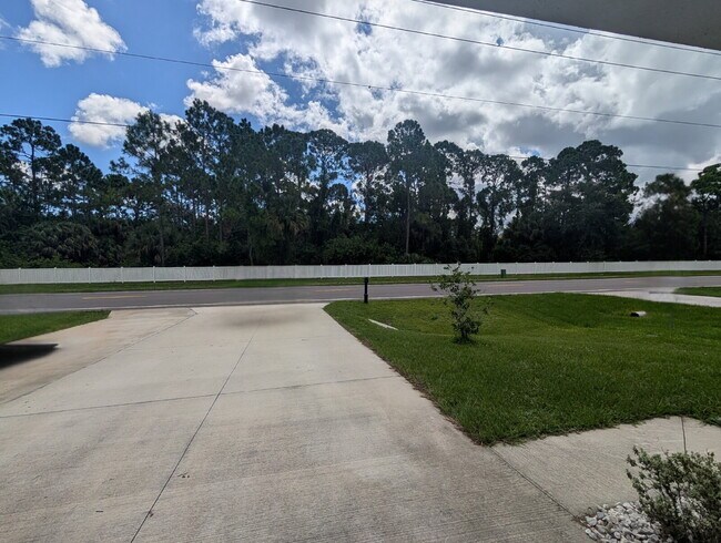 Building Photo - Modern 4-Bedroom Home with Large Backyard in Quiet SW Palm Bay – Available Mid-June