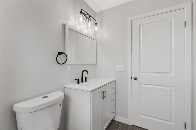 Building Photo - 169 S Union St