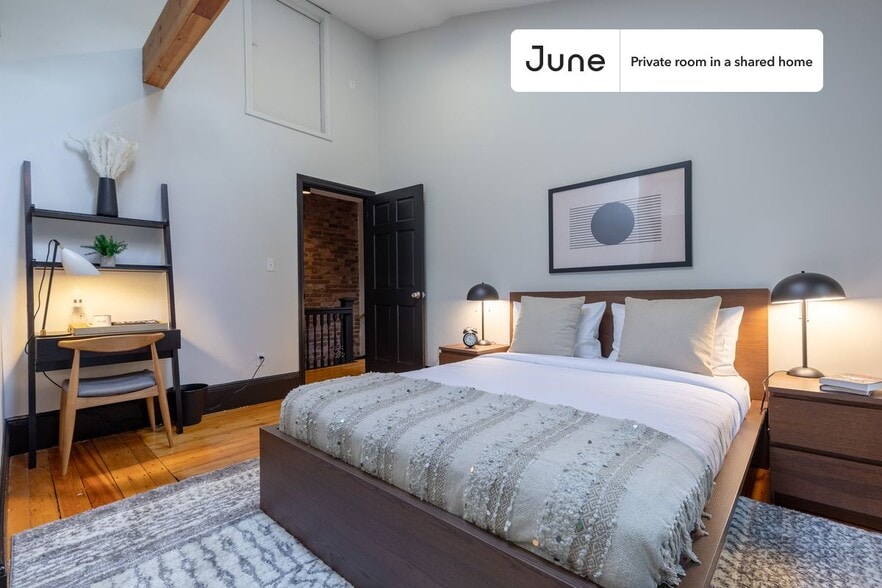 Building Photo - Room in Shared 5 bed/2 bath home in Allston