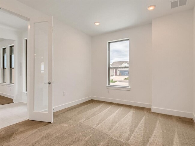 Building Photo - 9101 Spire View