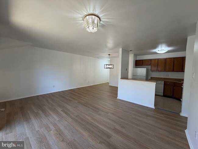 Building Photo - 716 Woodhollow Dr
