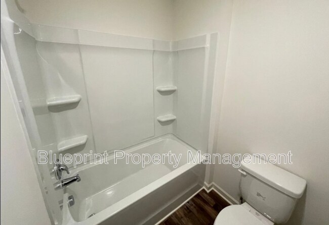 Building Photo - 229 Chelsea Pk Cir