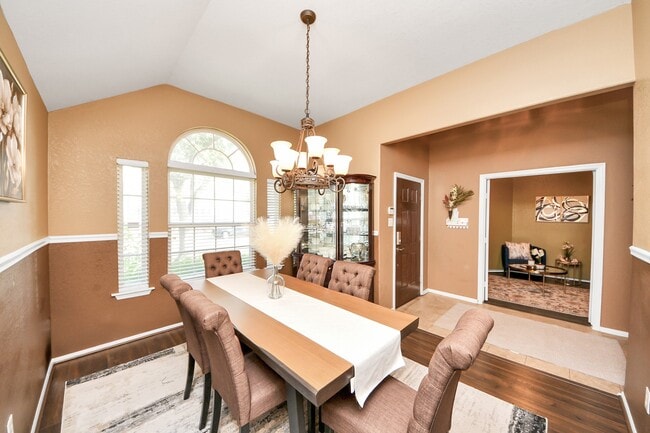 Building Photo - 8714 7 Pines Ln