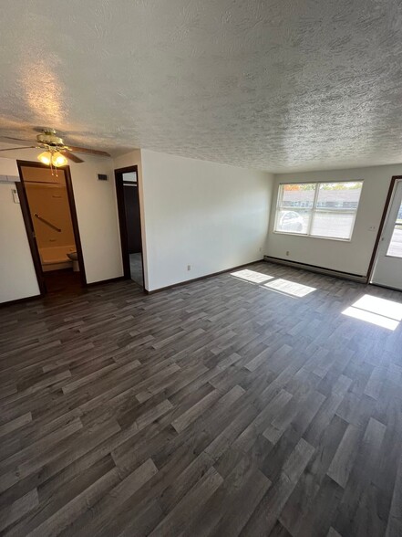 Interior Photo - ROYAL OAKS APARTMENTS