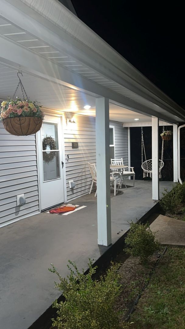 Building Photo - Totally Renovated Arts and Crafts Bungalow Close to Downtown Greer!