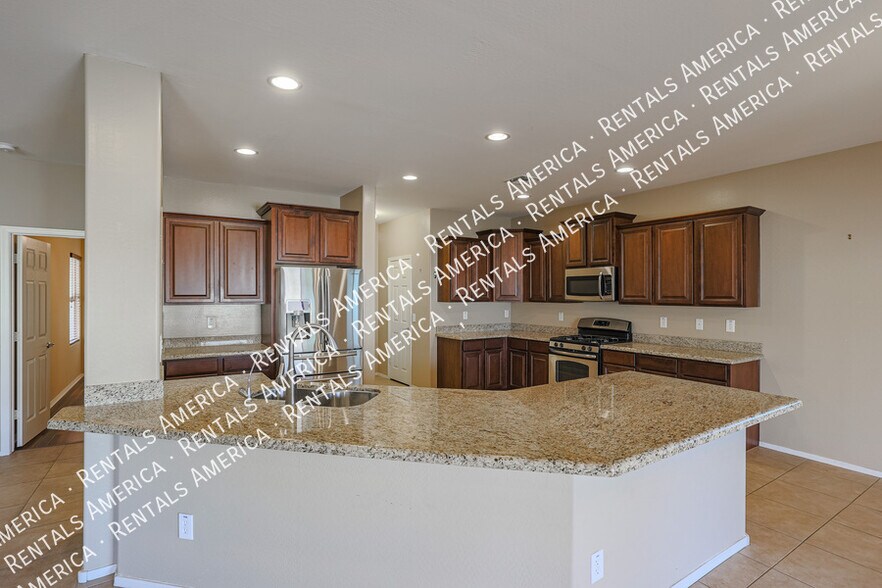 Building Photo - 2954 E Coconino Dr
