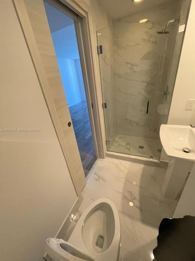 Building Photo - 801 S Miami Ave