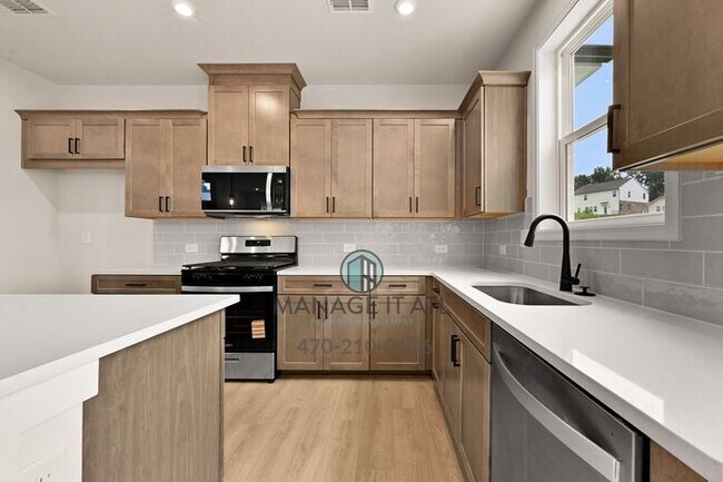 Building Photo - 3102 Ace Blvd