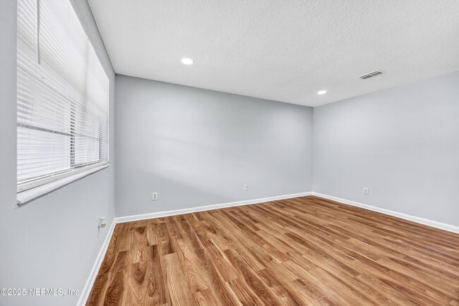 Building Photo - 4043 Marland St