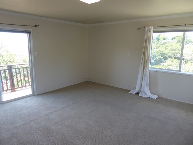 Building Photo - MODERN FOUR BEDROOM HOME IN THE GREENBRAE ...