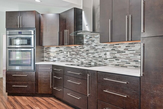 Building Photo - 4 Bed/ 2 Bath ~ Single Family Pool Home in San Carlos Park!