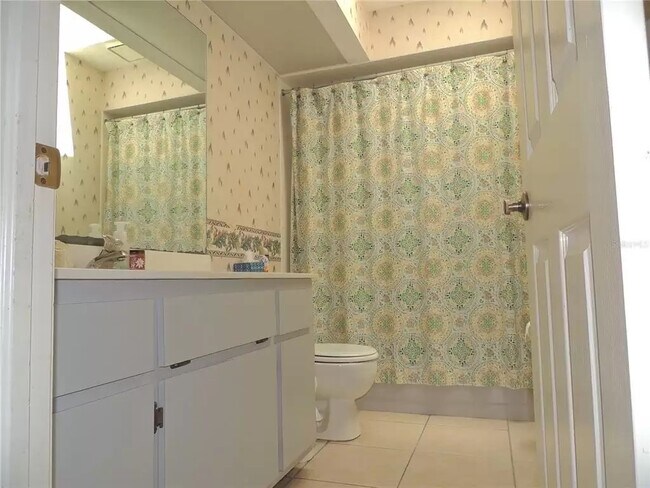 Building Photo - 264 Valdiva St