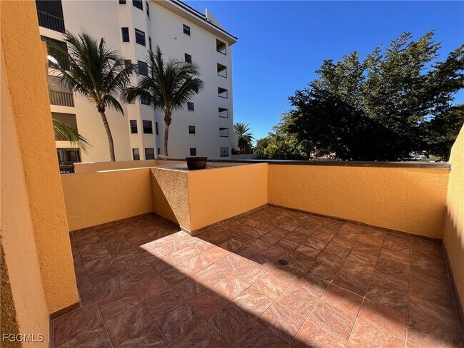 Building Photo - 4015 SE 20th Pl